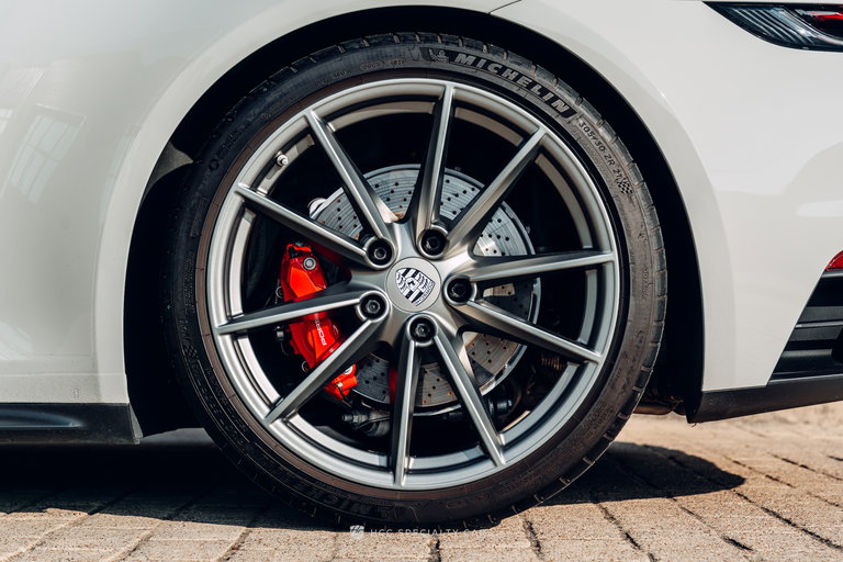 Porsche 992 Carrera 4S