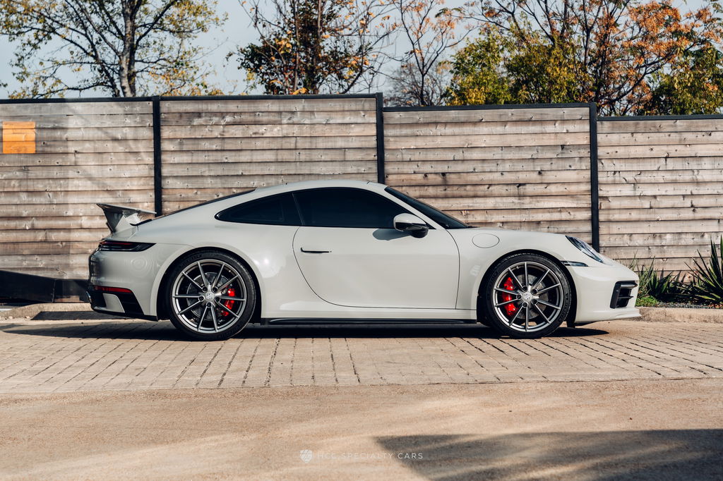 Porsche 992 Carrera 4S