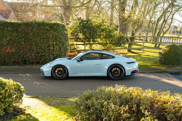 Porsche 992.2 Carrera GTS