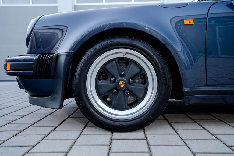 Porsche 911 Turbo 3.3