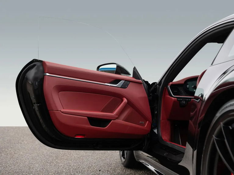 Porsche 992 Carrera 4 GTS