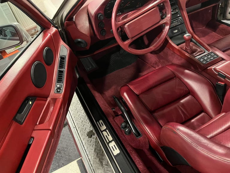 Porsche 928 GT