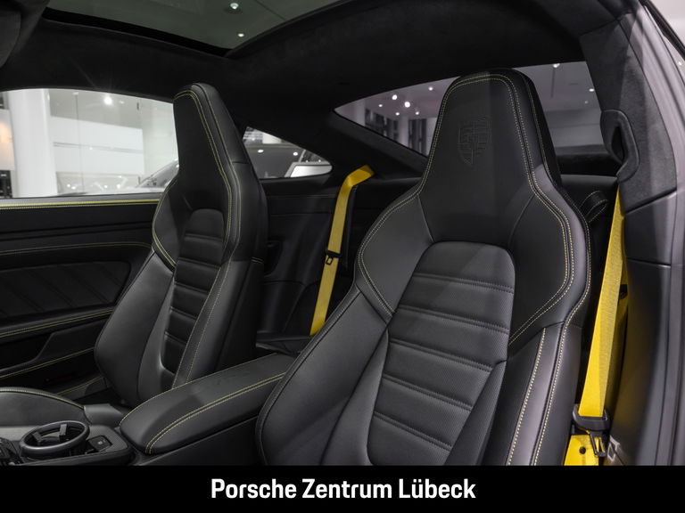 Porsche 992.2 Carrera 4 GTS