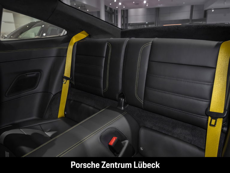 Porsche 992.2 Carrera 4 GTS