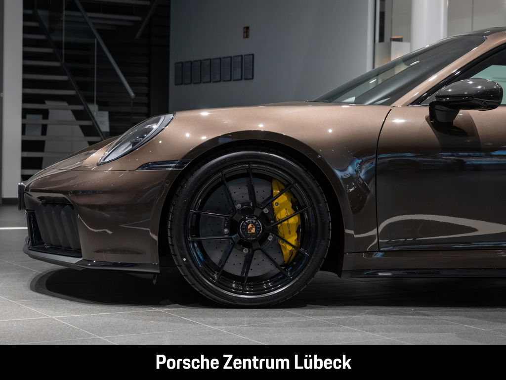 Porsche 992.2 Carrera 4 GTS