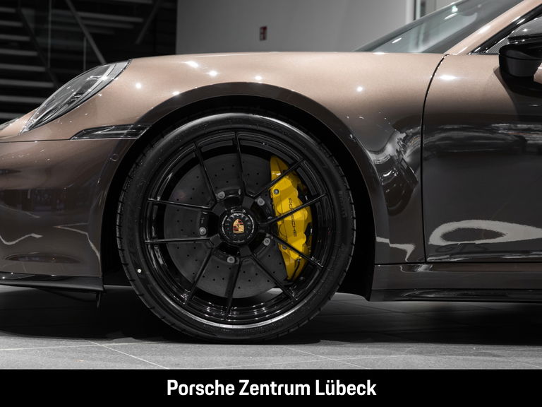 Porsche 992.2 Carrera 4 GTS