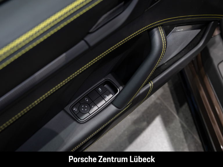 Porsche 992.2 Carrera 4 GTS