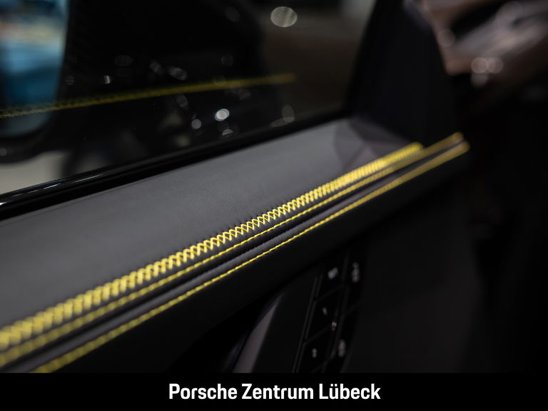 Porsche 992.2 Carrera 4 GTS