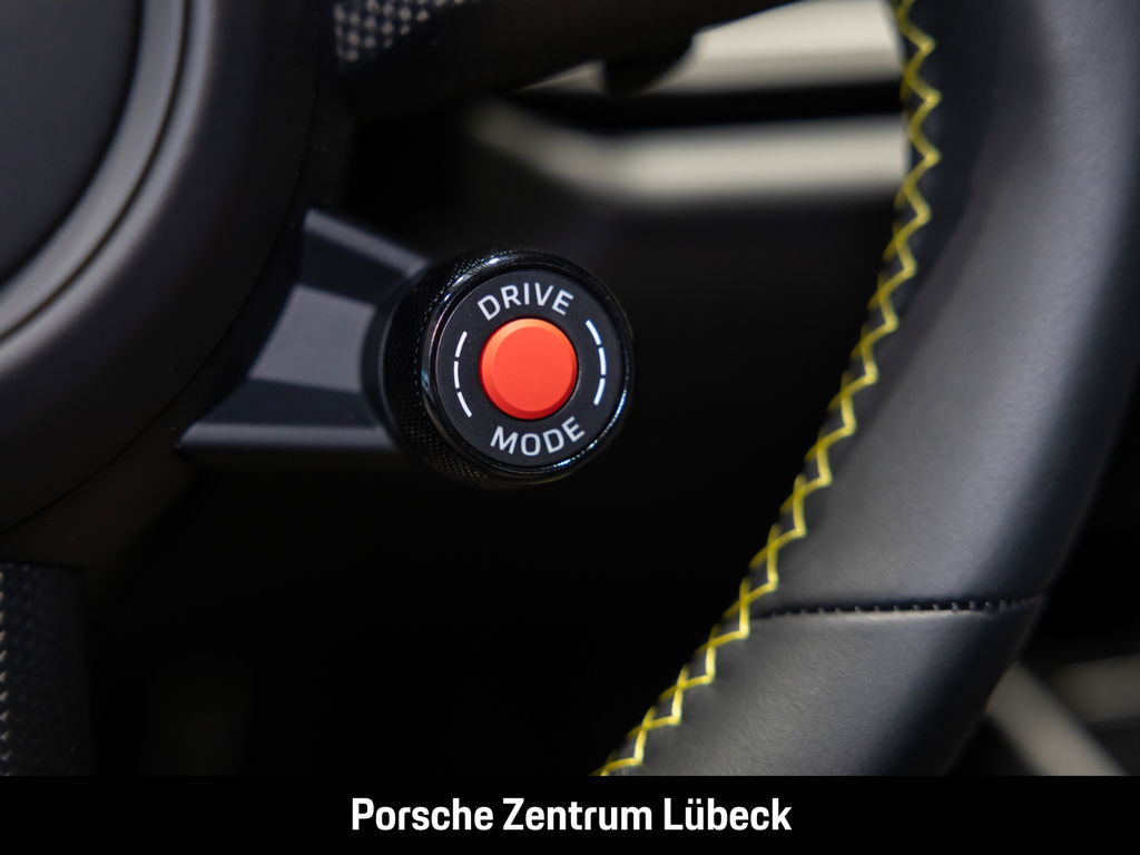 Porsche 992.2 Carrera 4 GTS