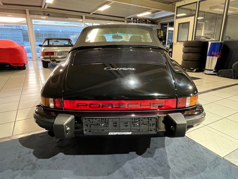 Porsche 911 Carrera 3.2