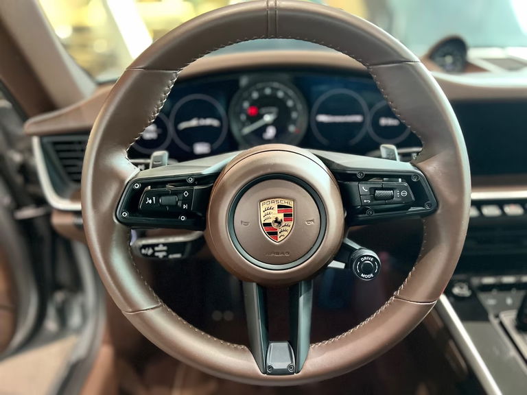 Porsche 992 Carrera 4 GTS