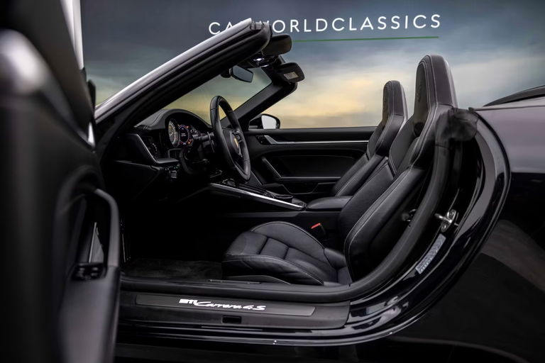 Porsche 992 Carrera 4S