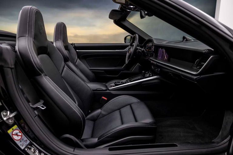 Porsche 992 Carrera 4S