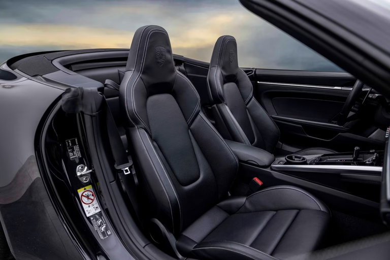 Porsche 992 Carrera 4S