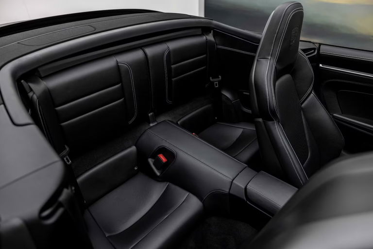 Porsche 992 Carrera 4S