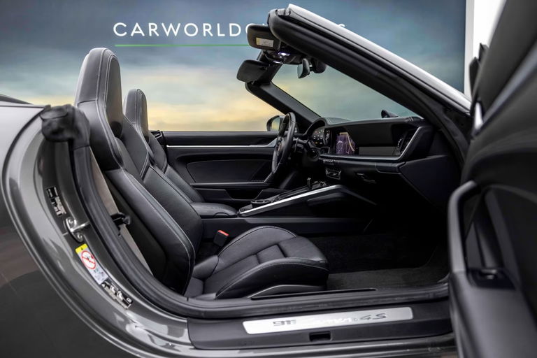 Porsche 992 Carrera 4S