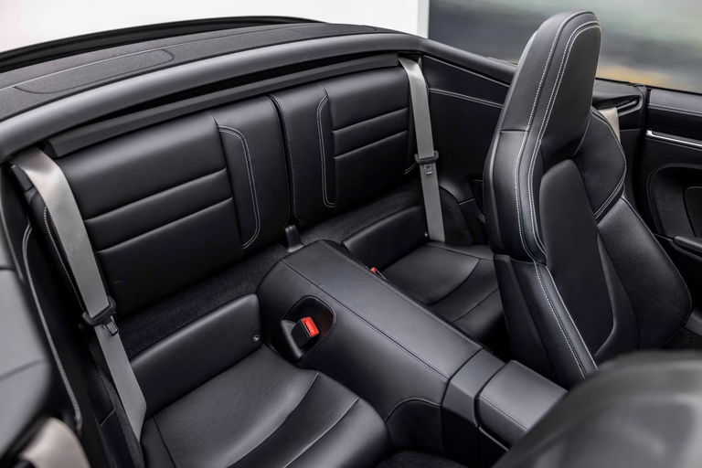 Porsche 992 Carrera 4S