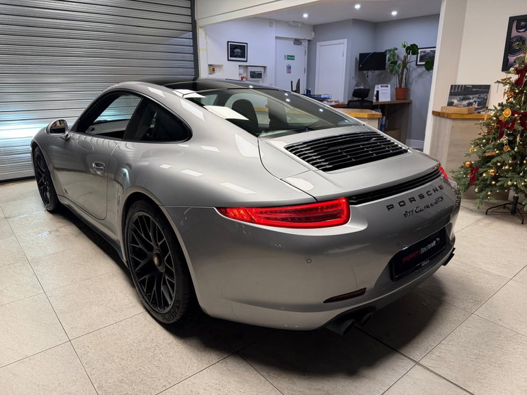 Porsche 991 Carrera GTS