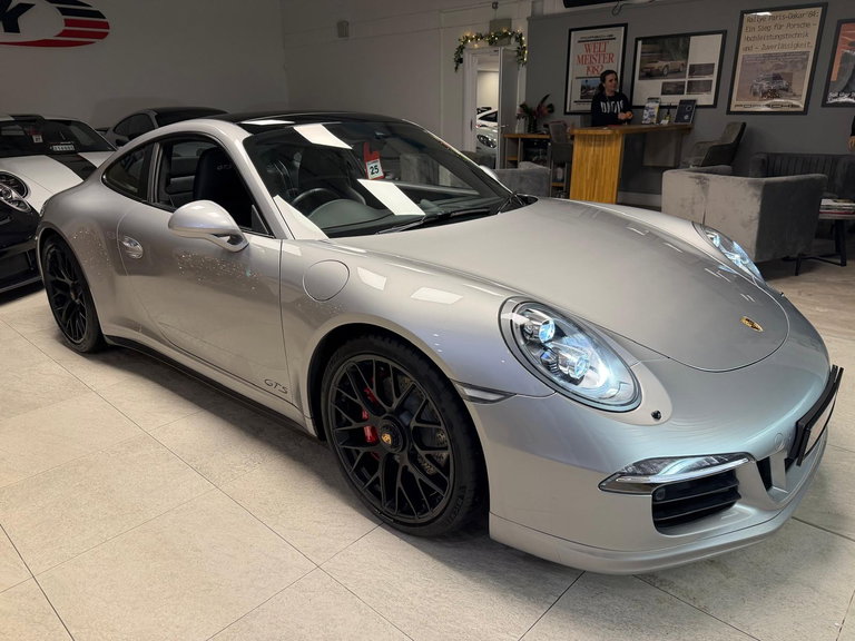 Porsche 991 Carrera GTS