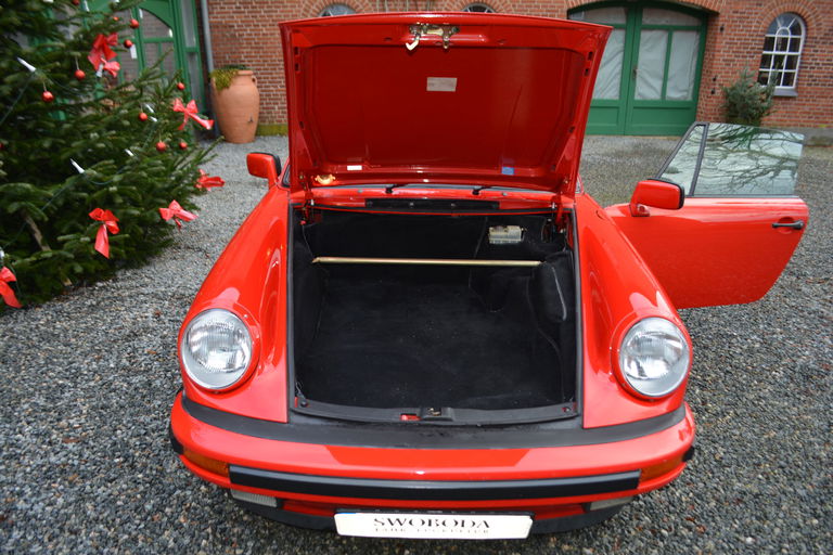 Porsche 911 Carrera 3.2 (KAT)
