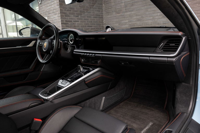 Porsche 992 Carrera 4S