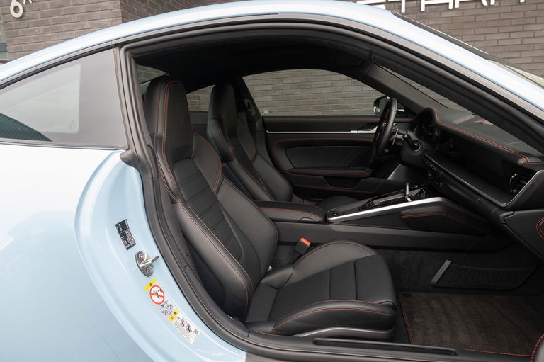 Porsche 992 Carrera 4S