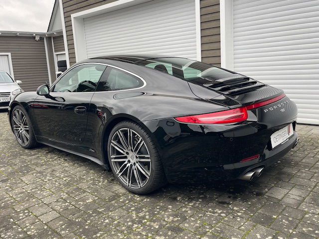 Porsche 991 Carrera 4 Black Edition
