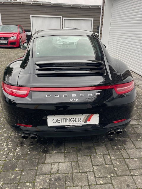 Porsche 991 Carrera 4 Black Edition