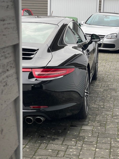 Porsche 991 Carrera 4 Black Edition