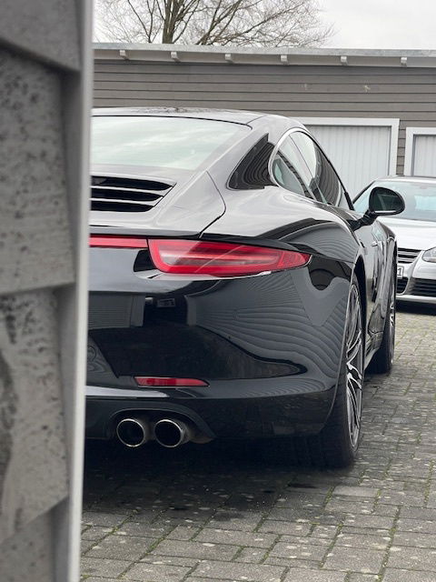 Porsche 991 Carrera 4 Black Edition