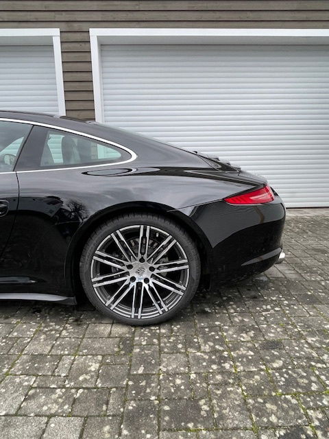 Porsche 991 Carrera 4 Black Edition