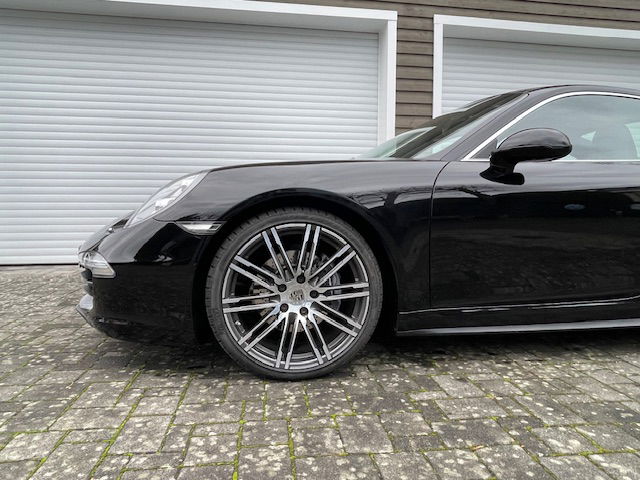 Porsche 991 Carrera 4 Black Edition
