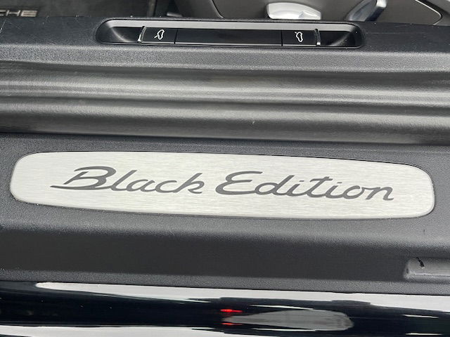 Porsche 991 Carrera 4 Black Edition