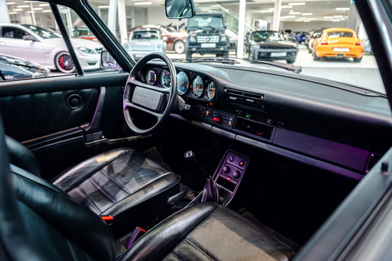 Porsche 911 Carrera 3.2