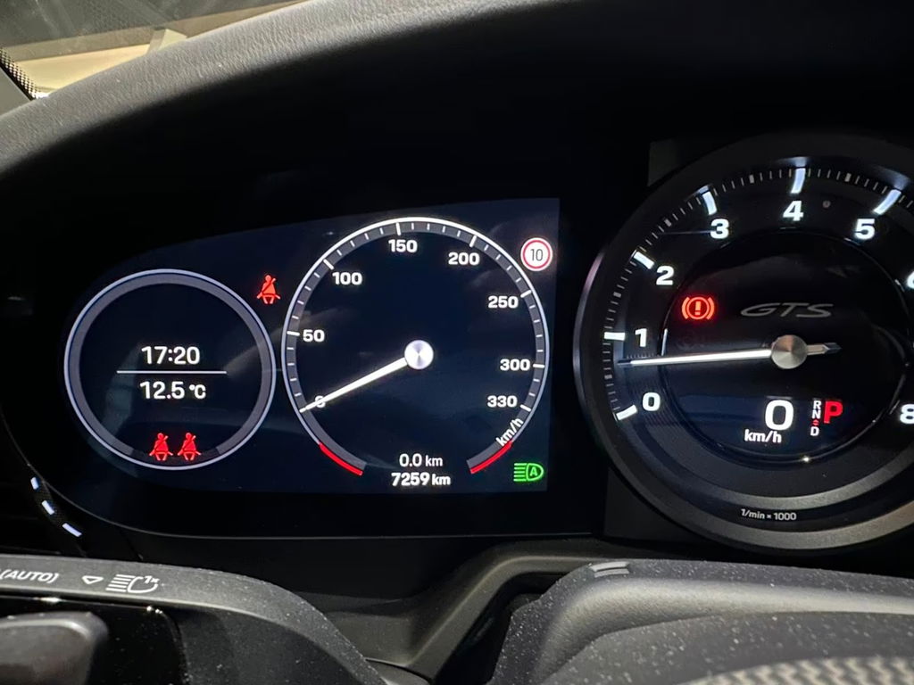 Porsche 992 Carrera 4 GTS