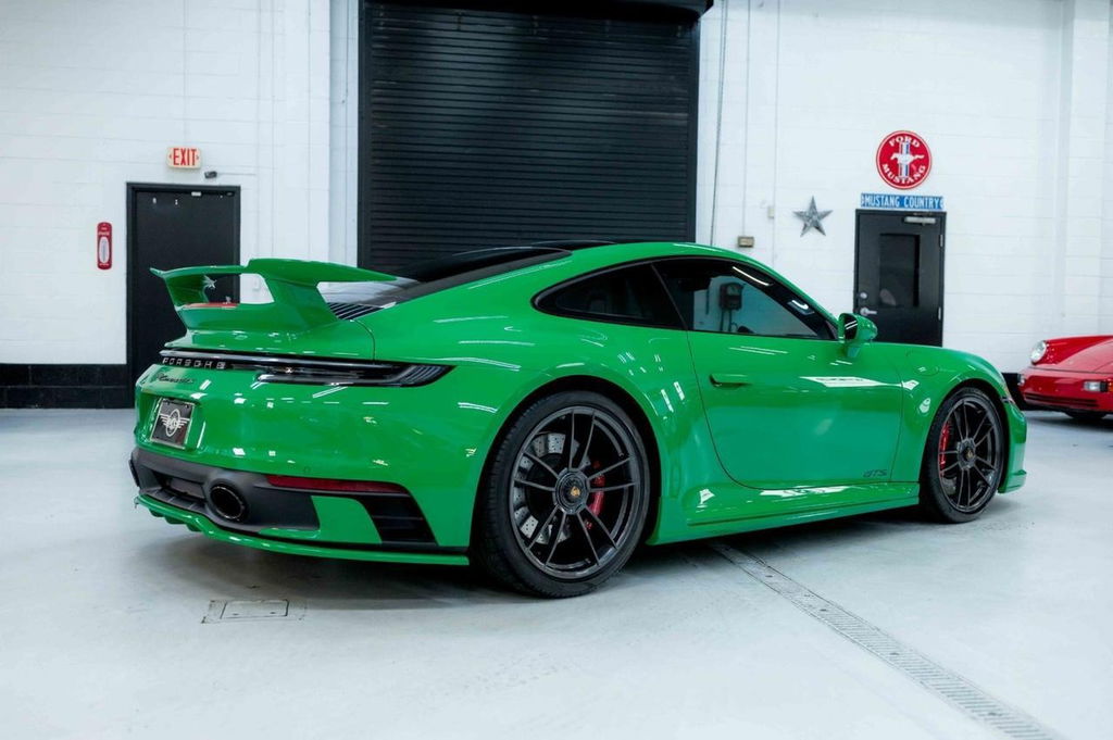 Porsche 992 Carrera GTS