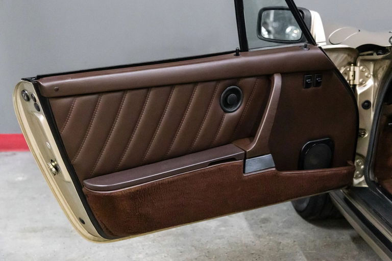 Porsche 911 Carrera 3.2 (US)