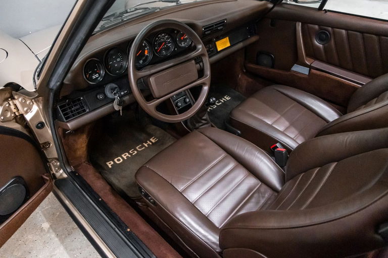 Porsche 911 Carrera 3.2 (US)