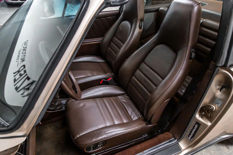 Porsche 911 Carrera 3.2 (US)