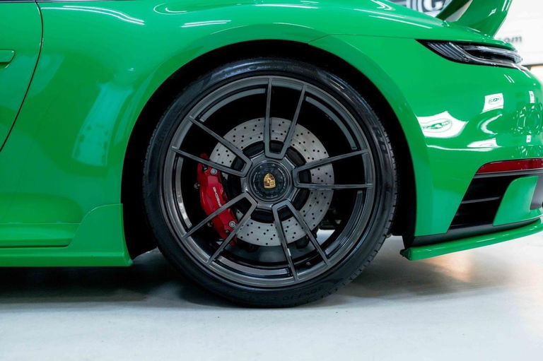 Porsche 992 Carrera GTS