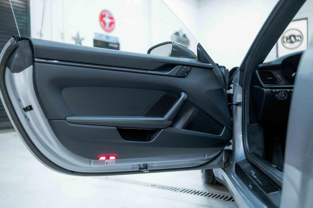 Porsche 992 Carrera T