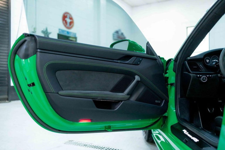 Porsche 992 Carrera GTS