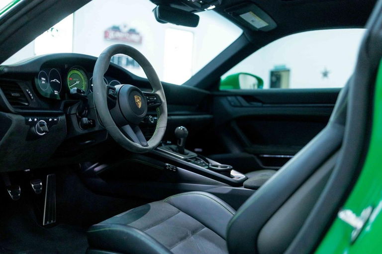 Porsche 992 Carrera GTS