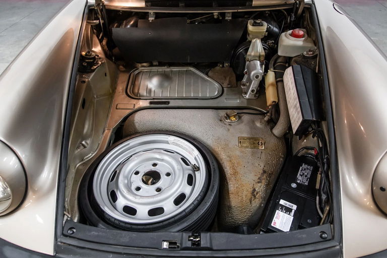 Porsche 911 Carrera 3.2 (US)