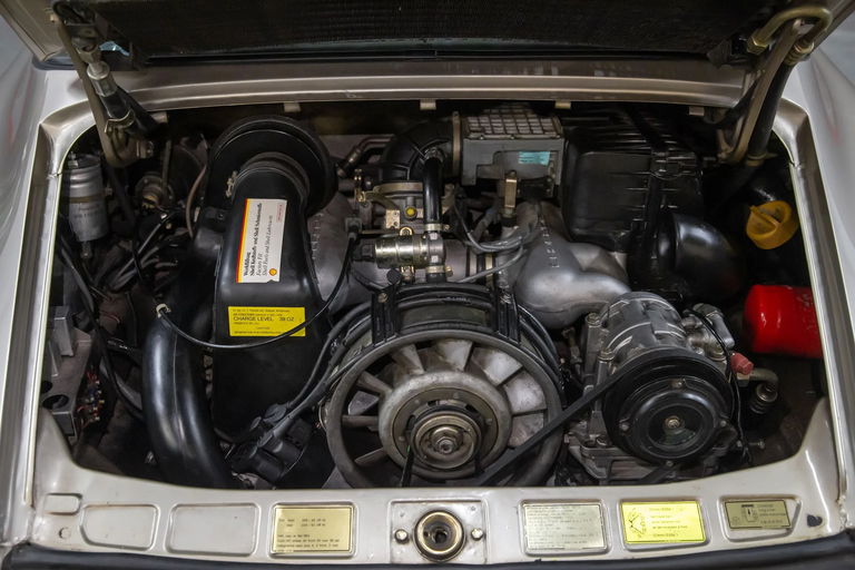 Porsche 911 Carrera 3.2 (US)