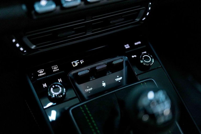 Porsche 992 Carrera GTS