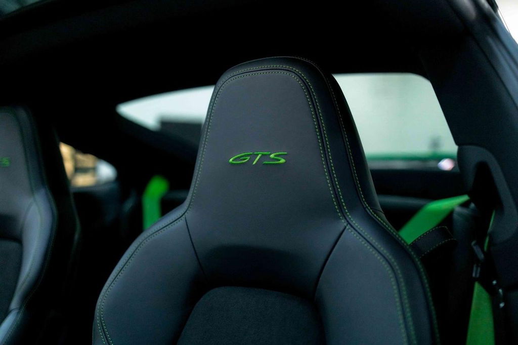 Porsche 992 Carrera GTS