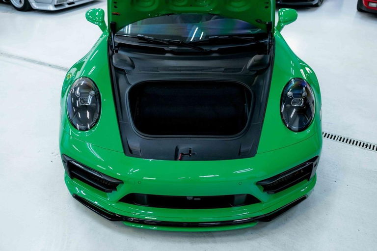 Porsche 992 Carrera GTS