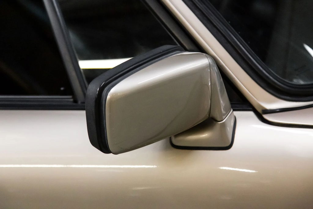 Porsche 911 Carrera 3.2 (US)