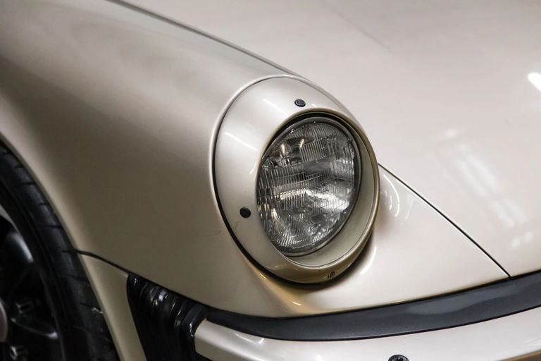 Porsche 911 Carrera 3.2 (US)